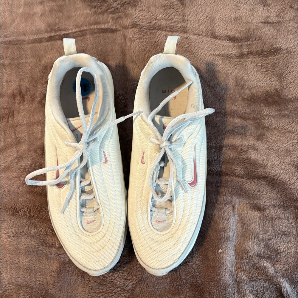 Nike Women’s size 10 Air Max Portal Sneaker White w Pink accents Excellent Cond!
